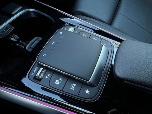 Used 2023 Mercedes-Benz EQB 300 4MATIC w/ Exclusive Package image 27