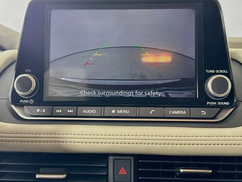Used 2023 Nissan Rogue SV FWD image 18