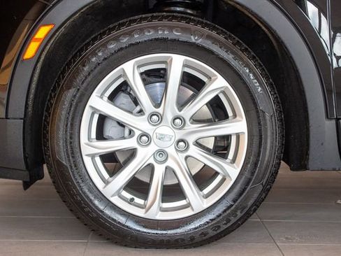 Used 2023 Cadillac XT4 Luxury w/ Cold Weather Package AWD/4WD image 9