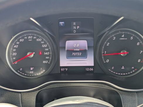 Used 2019 Mercedes-Benz GLC 300 4MATIC image 27