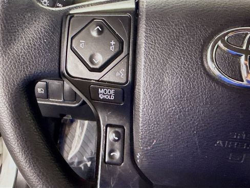 Used 2022 Toyota Tacoma SR RWD image 14