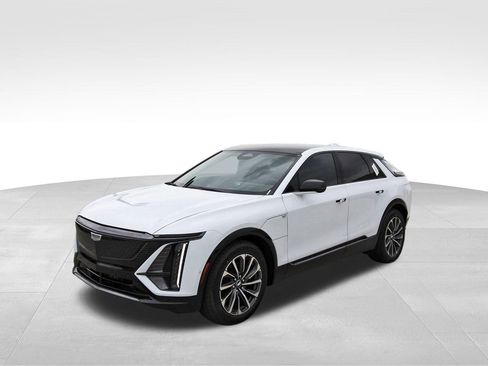 New 2026 Cadillac Lyriq Sport image 2