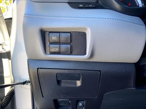 Used 2022 Toyota Highlander LE image 33