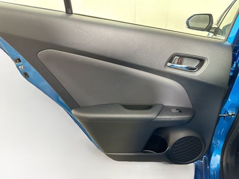 Used 2019 Toyota Prius XLE w/ Carpet Mat Package FWD image 25