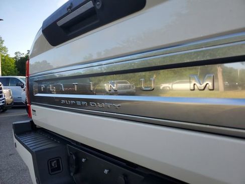 Used 2022 Ford F250 Platinum AWD/4WD image 7