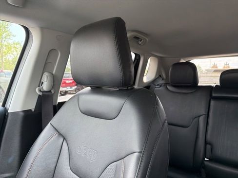 Used 2022 Jeep Compass Latitude AWD/4WD image 9