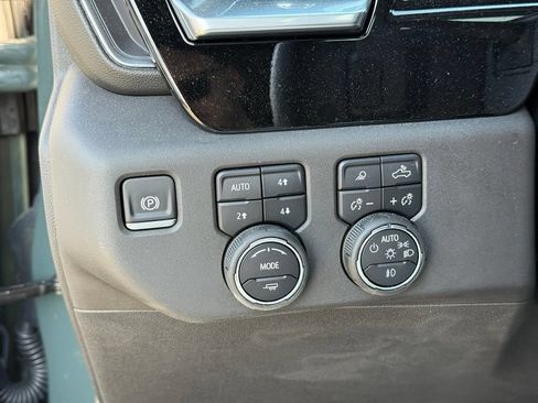 Used 2025 Chevrolet Silverado 1500 LT Trail Boss w/ LT Trail Boss Premium Package AWD/4WD image 20