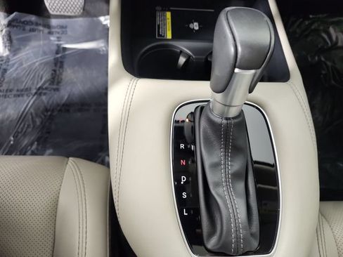 Used 2025 Honda HR-V EX-L image 18