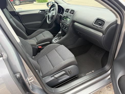Used 2014 Volkswagen Golf 4-Door FWD image 14