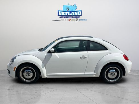 Used 2012 Volkswagen Beetle 2.5 FWD image 2