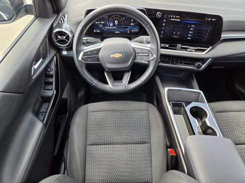 Used 2025 Chevrolet Equinox LT FWD image 13