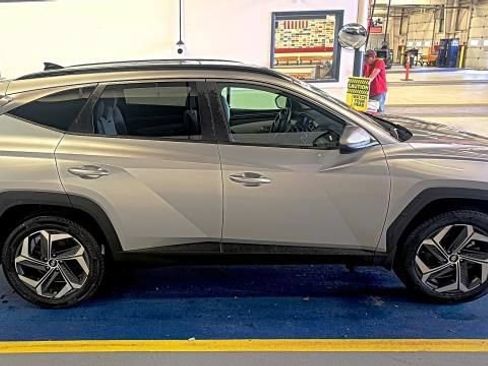 Used 2023 Hyundai Tucson SEL w/ Convenience Package AWD/4WD image 4