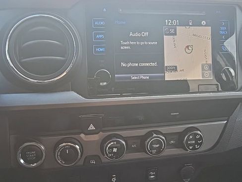 Used 2017 Toyota Tacoma TRD Off-Road image 13