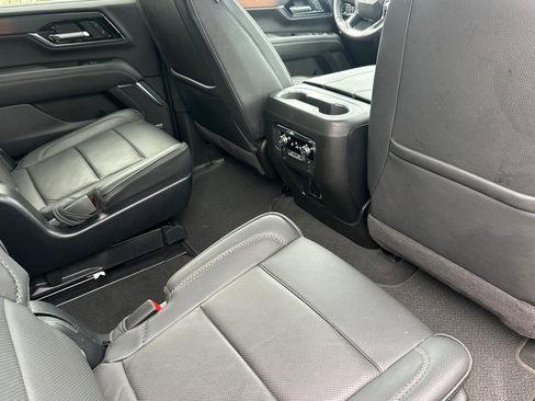 Used 2025 GMC Yukon Denali AWD/4WD image 18
