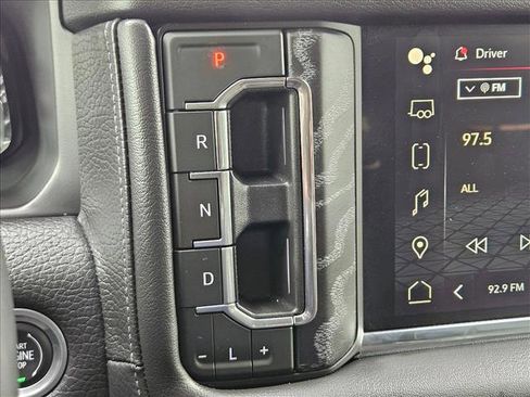 Used 2023 GMC Yukon Denali RWD image 11