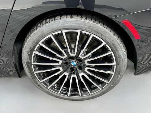 Used 2026 BMW 760i xDrive w/ Executive Package AWD/4WD image 23