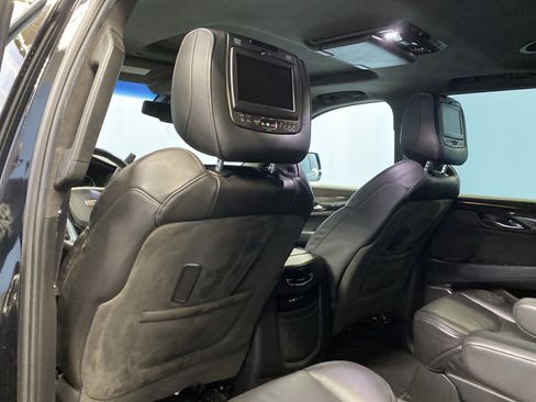 Used 2016 Cadillac Escalade Platinum image 30