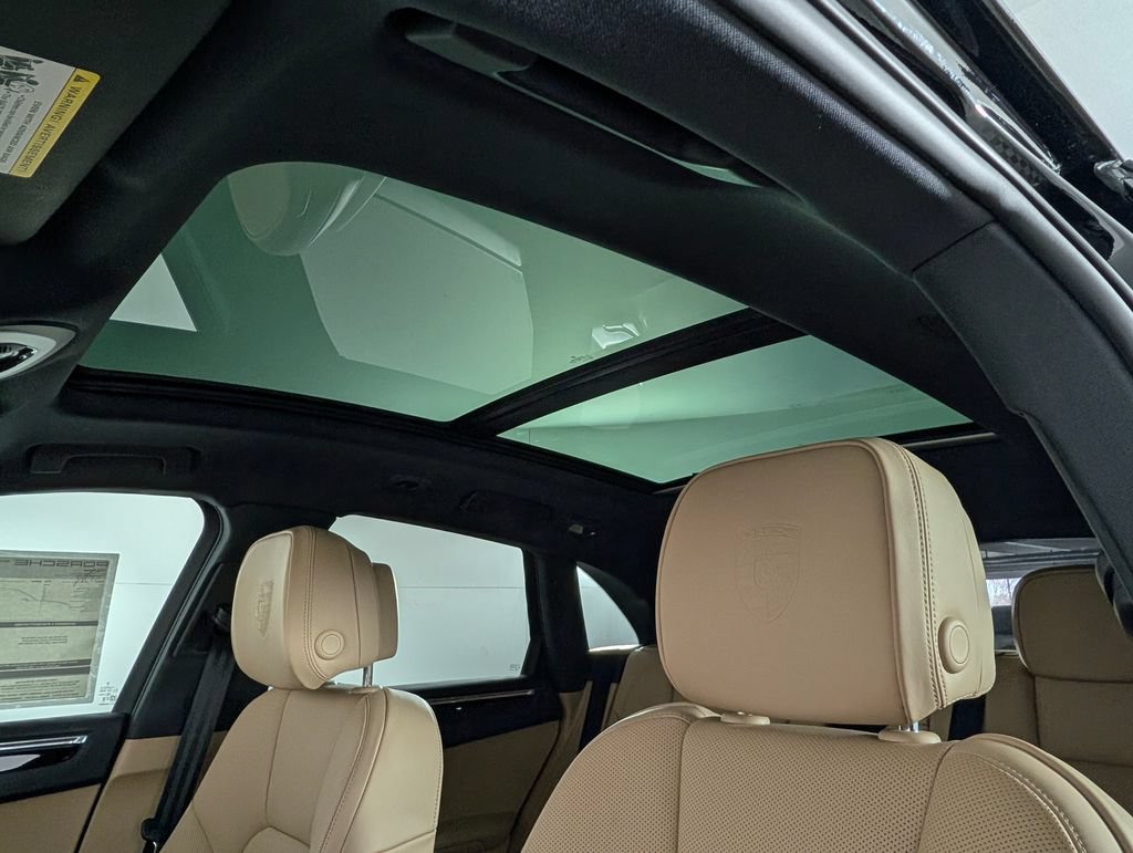 Certified 2026 Porsche Macan AWD/4WD image 30