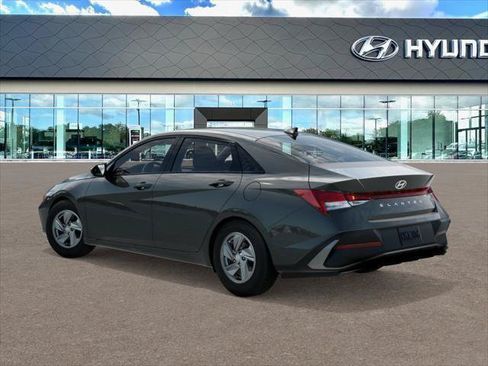 New 2026 Hyundai Elantra SE w/ Cargo Package FWD image 5