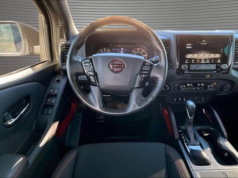 Used 2022 Nissan Frontier PRO-4X AWD/4WD image 9