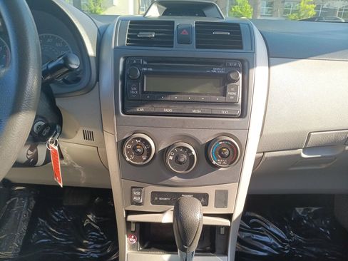 Used 2012 Toyota Corolla LE FWD image 16