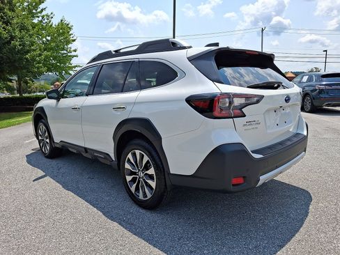 Certified 2025 Subaru Outback Touring XT AWD/4WD image 4