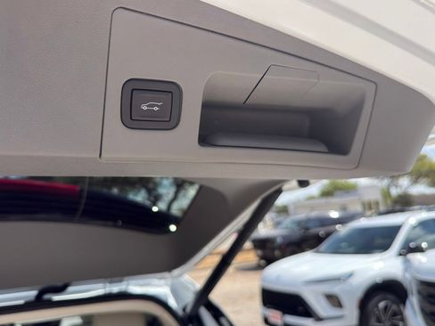 Certified 2024 Cadillac XT5 Premium Luxury FWD image 11