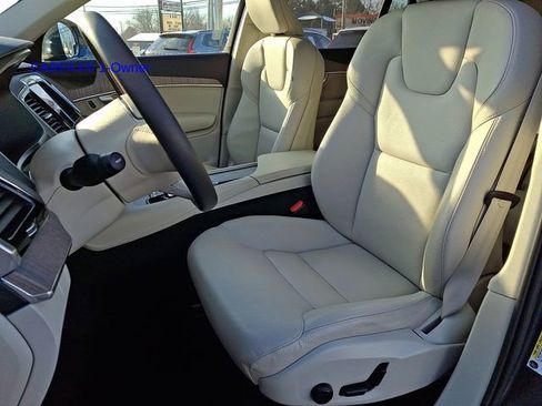 Certified 2024 Volvo XC90 B6 Plus w/ Protection Package Premier image 16