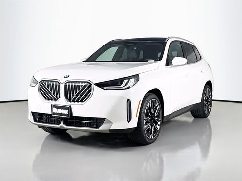 Used 2025 BMW X3 xDrive30i w/ Convenience Package image 3