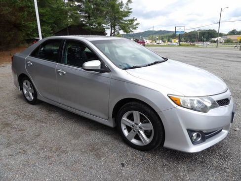 Used 2014 Toyota Camry SE w/ Fleet Convenience Package FWD image 7