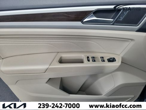 Used 2022 Volkswagen Atlas SE w/ Panoramic Sunroof Package FWD image 21
