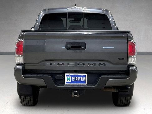 Used 2022 Toyota Tacoma TRD Sport image 5