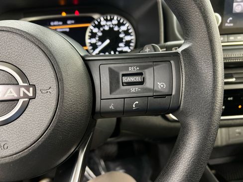 Used 2023 Nissan Rogue S image 36