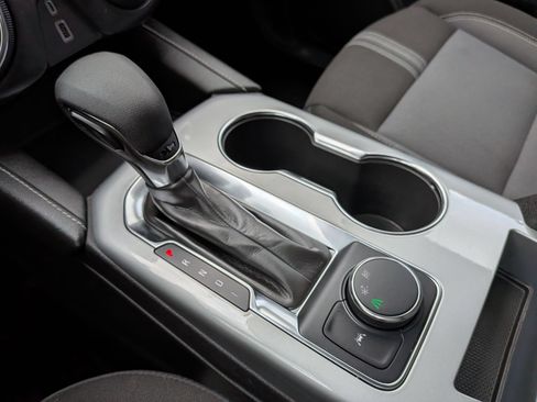Used 2025 Chevrolet Blazer LT FWD image 25