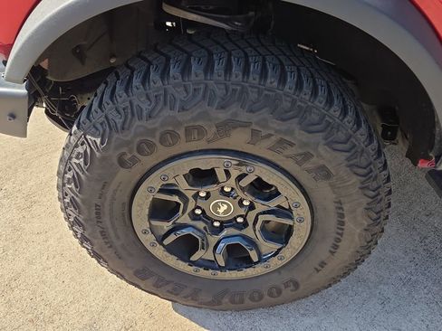 Used 2021 Ford Bronco First Edition image 10