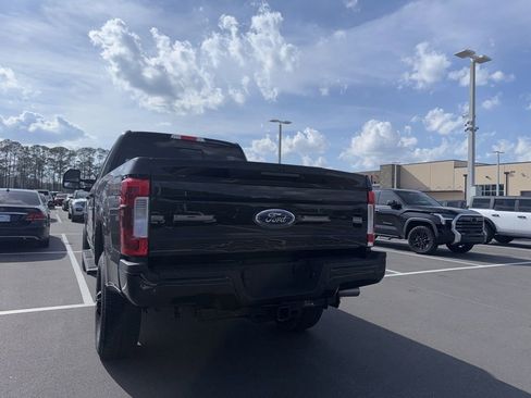 Used 2019 Ford F350 Lariat w/ Lariat Ultimate Package image 3