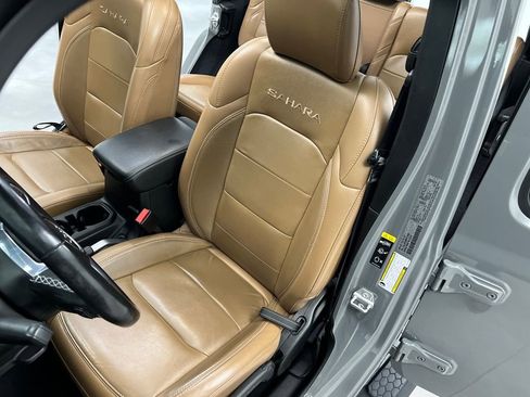 Used 2022 Jeep Wrangler Unlimited Sahara w/ Cold Weather Group image 10