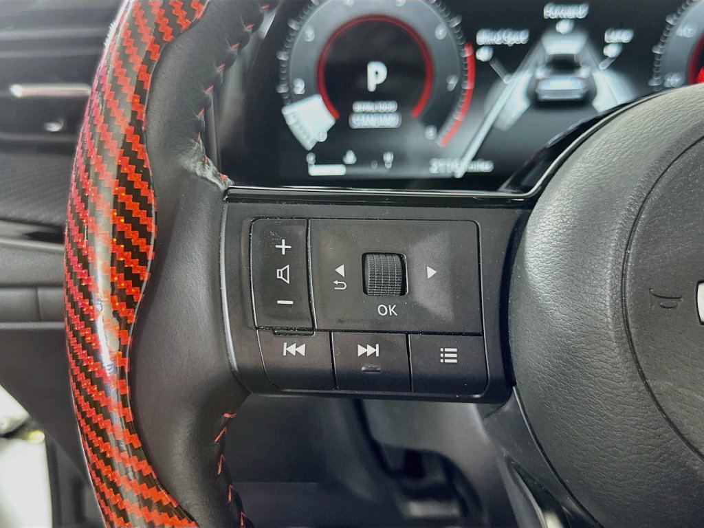 Used 2025 Nissan Kicks SR AWD/4WD image 24