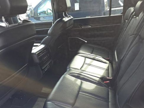 Used 2024 Jeep Wagoneer L Series II w/ Flexible Seating Group image 12