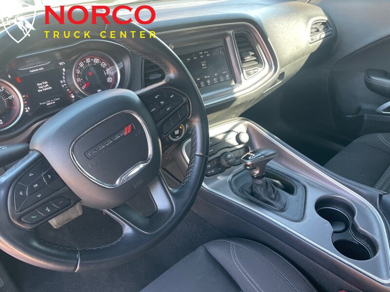 Used 2022 Dodge Challenger SXT RWD image 16