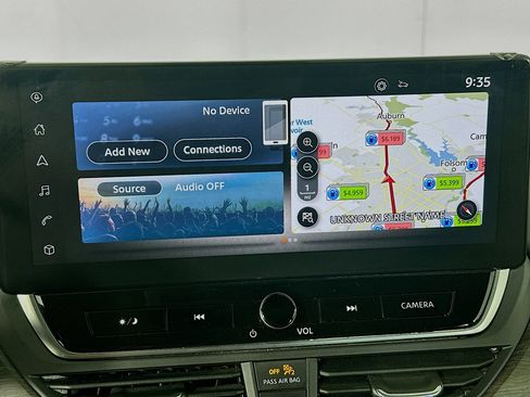 Used 2023 Nissan Altima 2.5 SV w/ SV Premium Package image 19