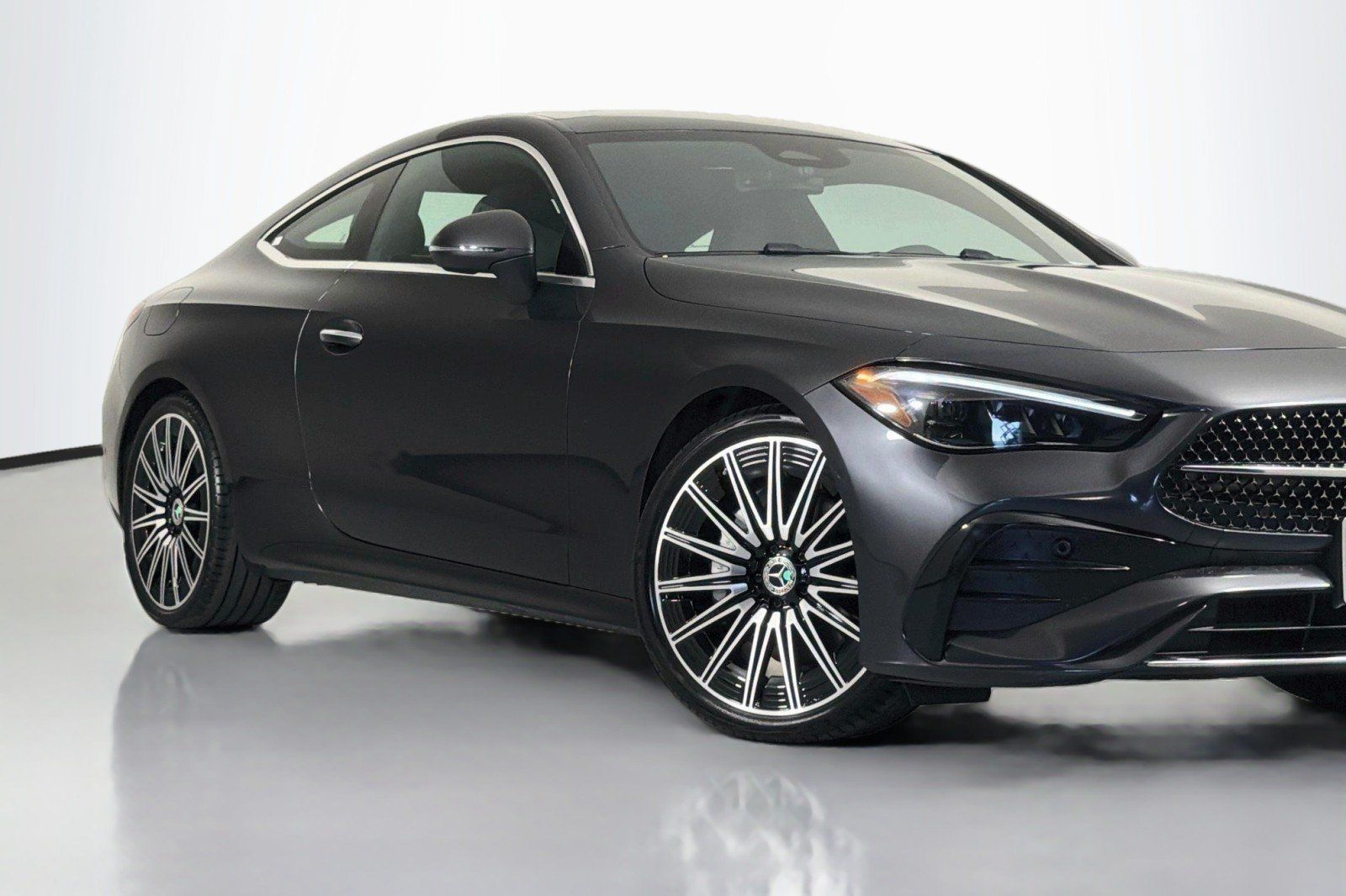 Used 2025 Mercedes-Benz CLE 300 4MATIC Coupe image 14