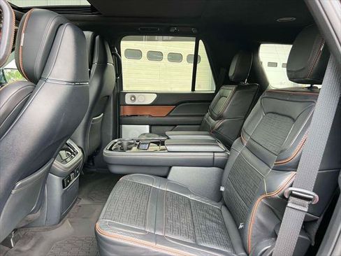 Used 2024 Lincoln Navigator Black Label AWD/4WD image 14