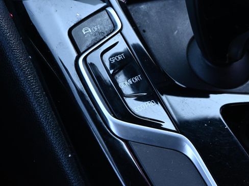 Used 2020 BMW 530i w/ Convenience Package image 21