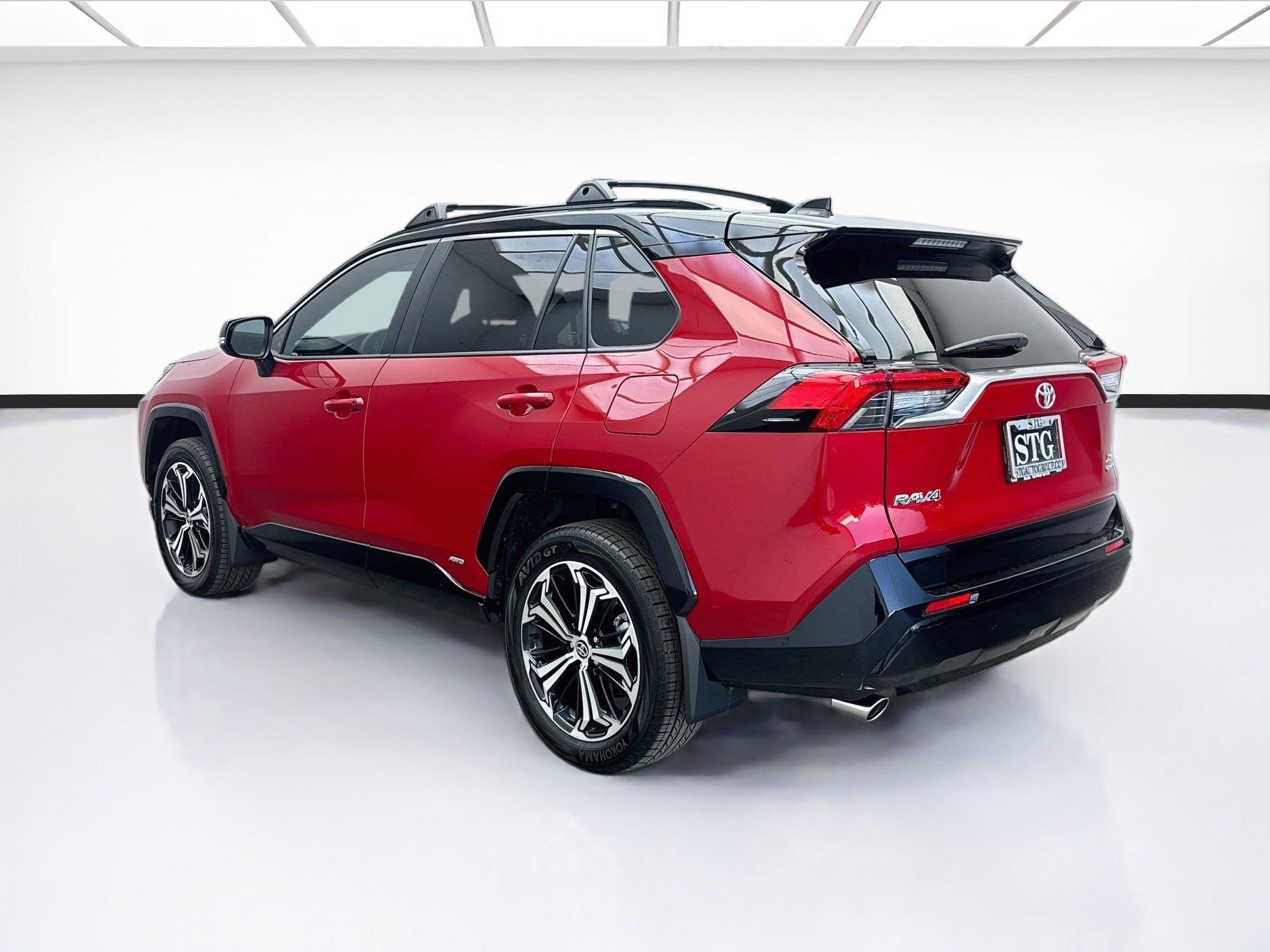 Used 2025 Toyota RAV4 XSE AWD/4WD image 6