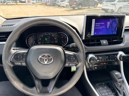 Used 2023 Toyota RAV4 LE AWD/4WD image 19