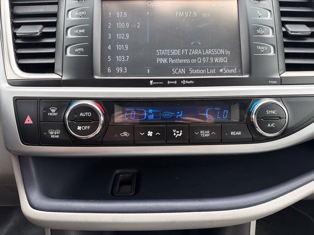 Used 2016 Toyota Highlander Plus AWD/4WD image 20