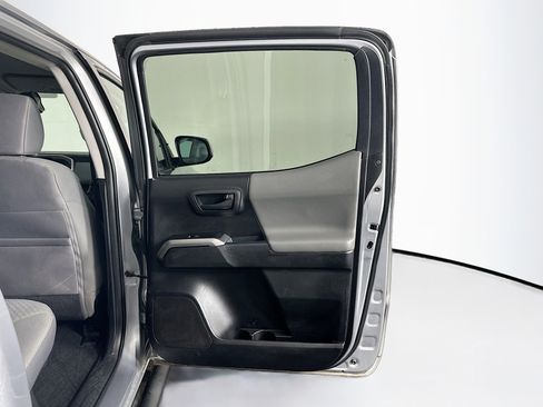 Used 2021 Toyota Tacoma SR5 image 28