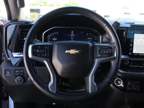 Used 2024 Chevrolet Silverado 3500 LTZ w/ LTZ Convenience Package AWD/4WD image 8