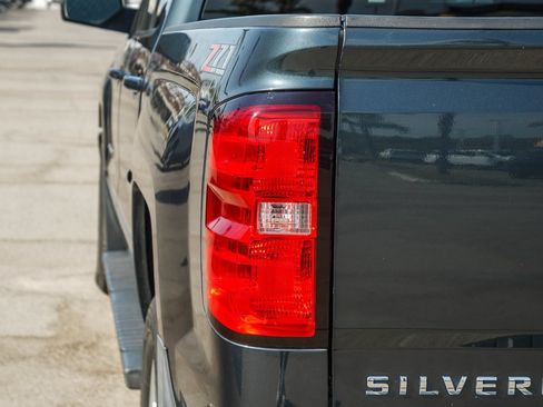 Used 2018 Chevrolet Silverado 1500 LT w/ All Star Edition AWD/4WD image 7